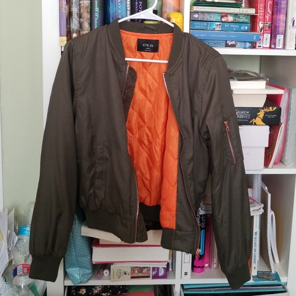 Olive green bomber - Picture 4 of 5